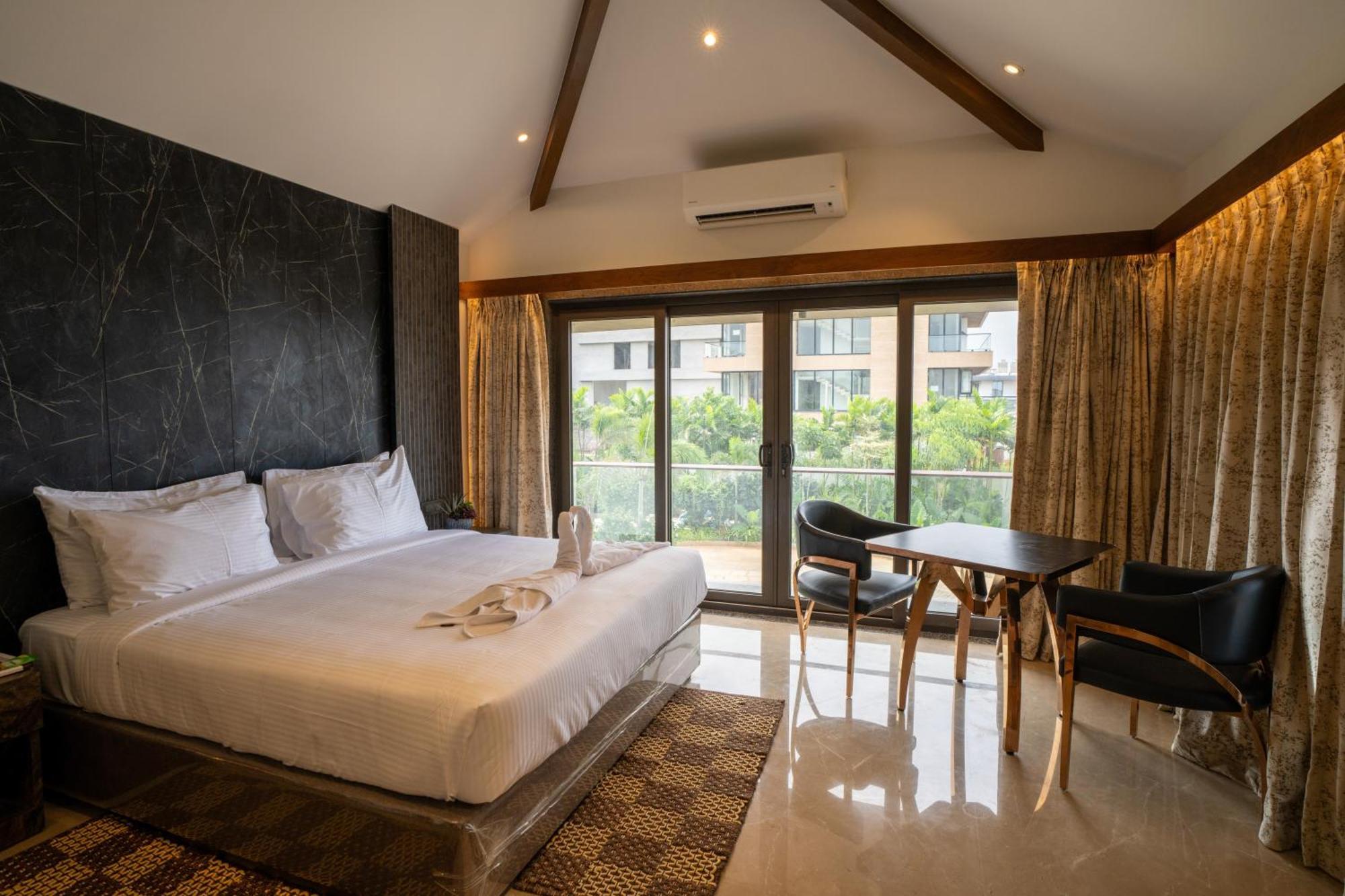 Mstays Ecr By Mirabilis Hotel Chennai Exterior foto
